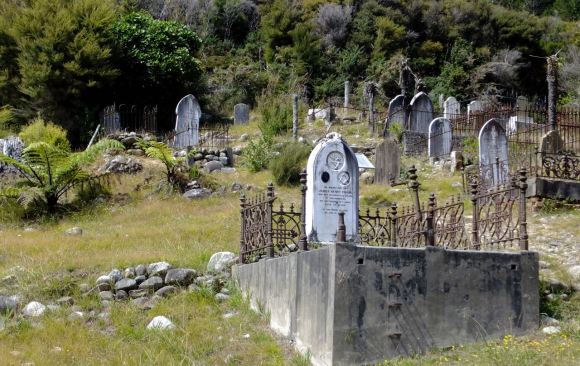 Collngwood cemetery, 25/2/13