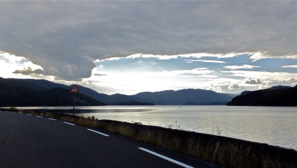 Road past Seljordsvatn, 30/8/13