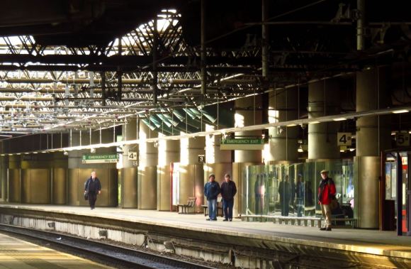Platform 4, Victoria, 1/2/16