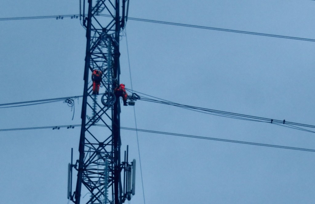 Pylon workers, 15/11/16