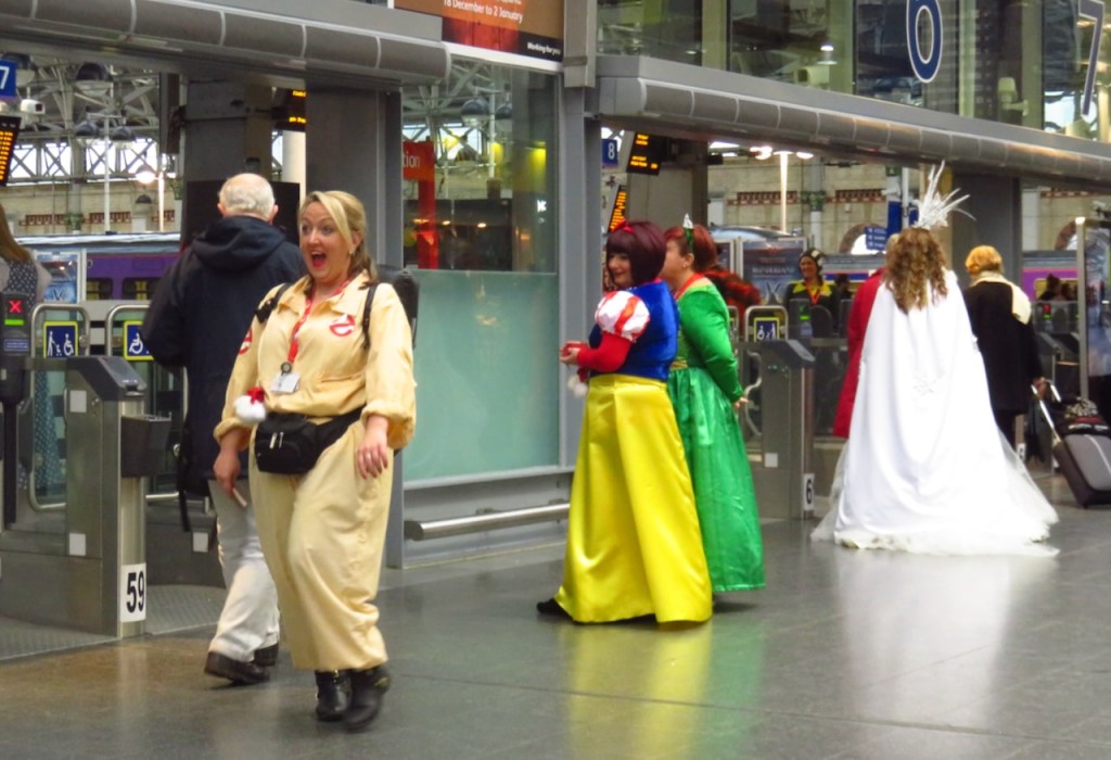 Fancy dress, Piccadilly, 21/12/16