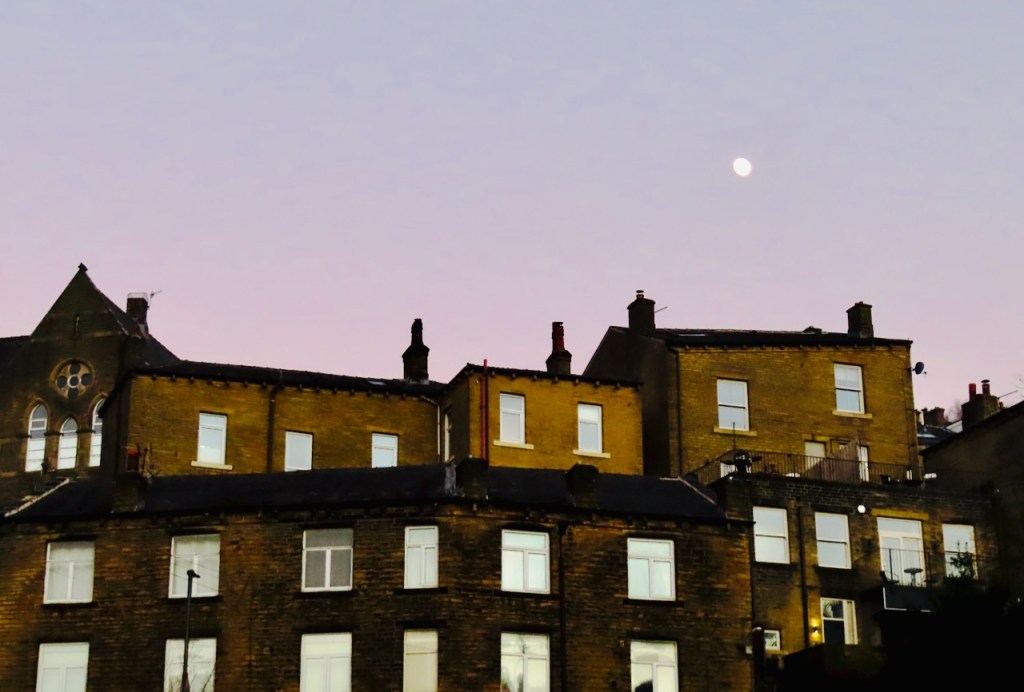 Moon over HB, 15/1/22