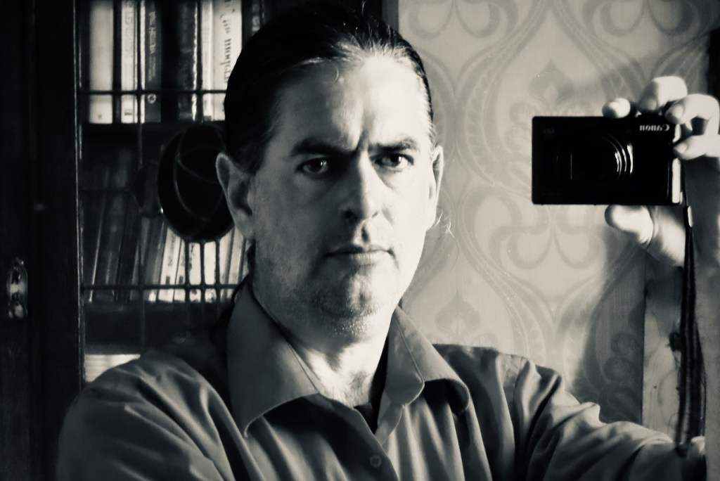 Drew 'red shirt' selfie, 29/3/22