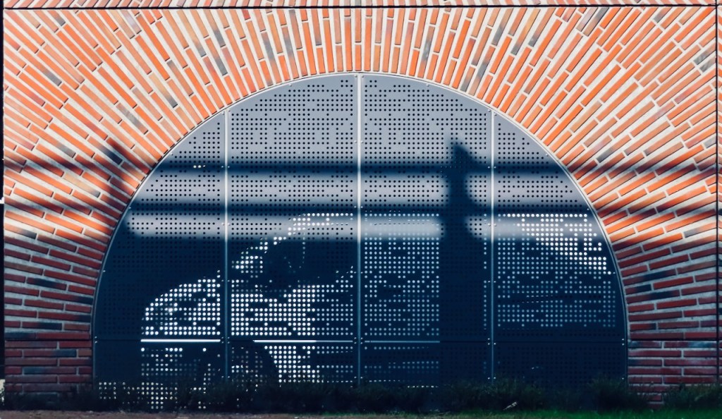 Mysterious van, 25/3/22