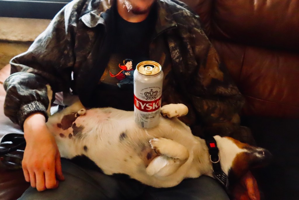 Reggie relaxes, 3/5/22