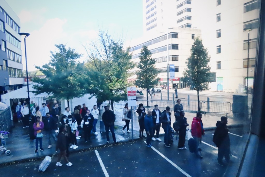 Bus queue, Southampton, 23/10/22