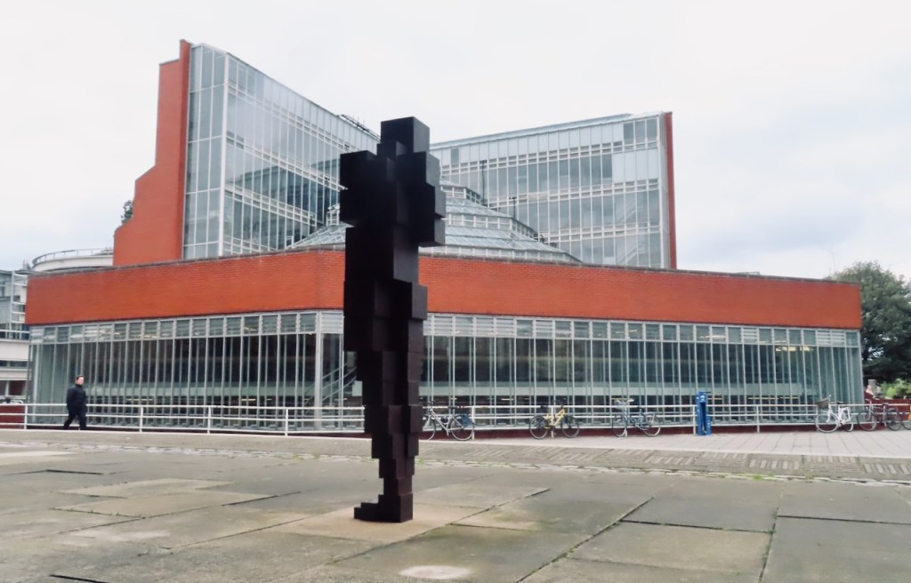 Sidgwick site statue, 21/4/23