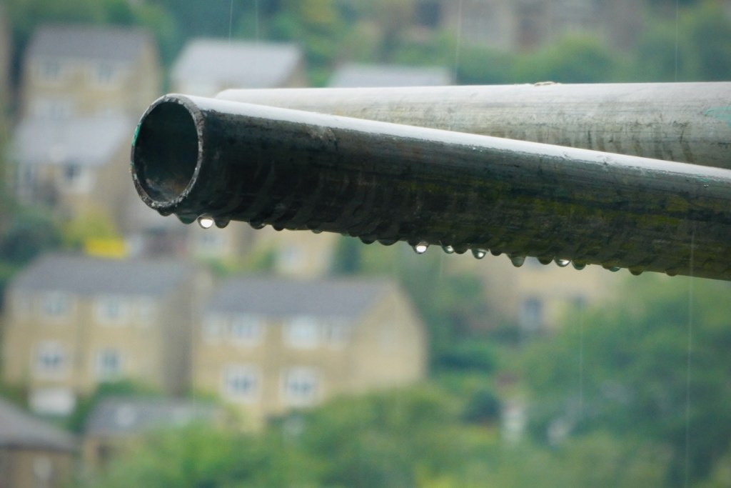 Rain on scaffold, 17/6/23