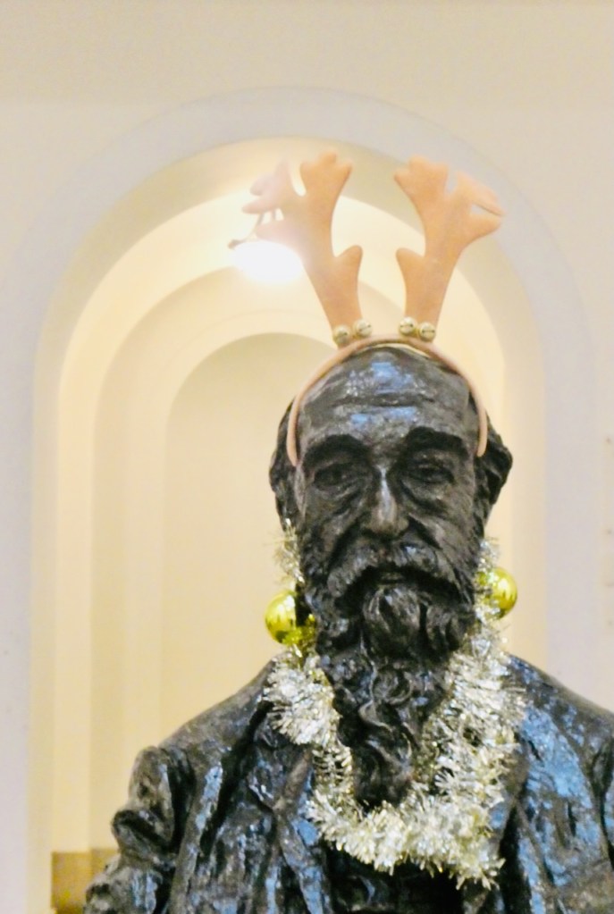 Samuel Alexander Xmas decorations, 12/12/23