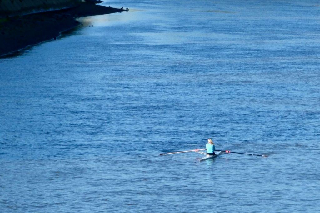 Thames rower, 23/9/25