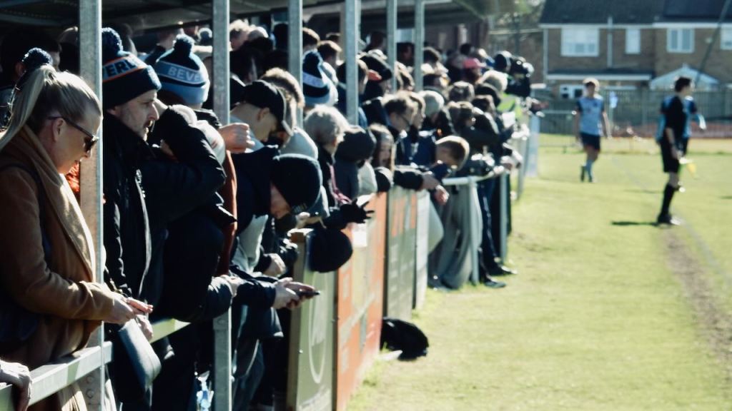 Beverley Town crowd, 11/4/26