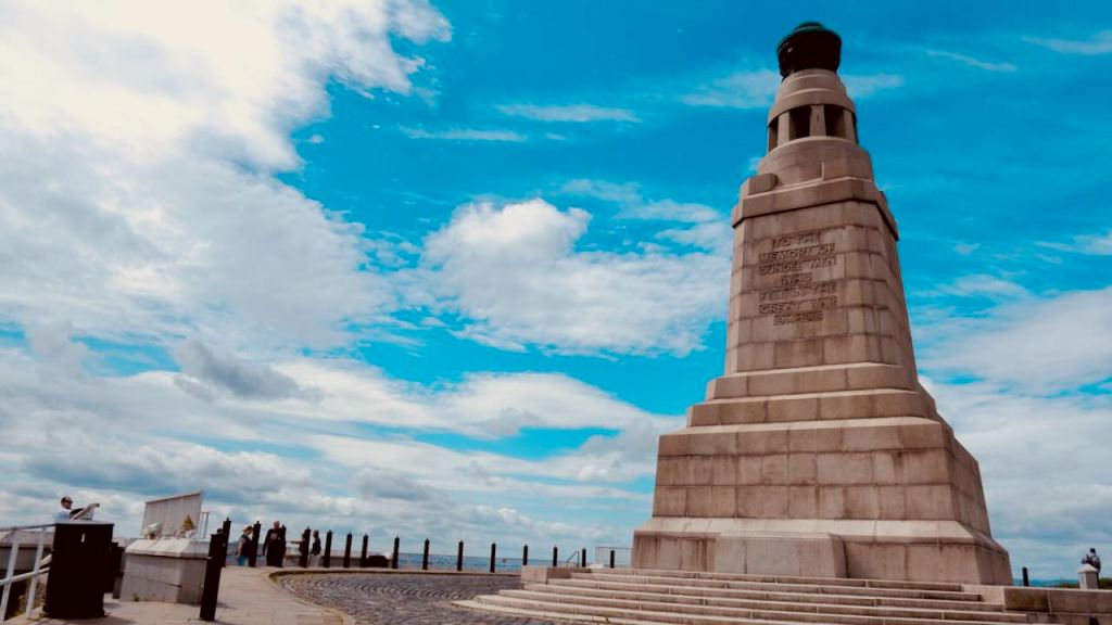 Dundee Law memorial, 23/5/26