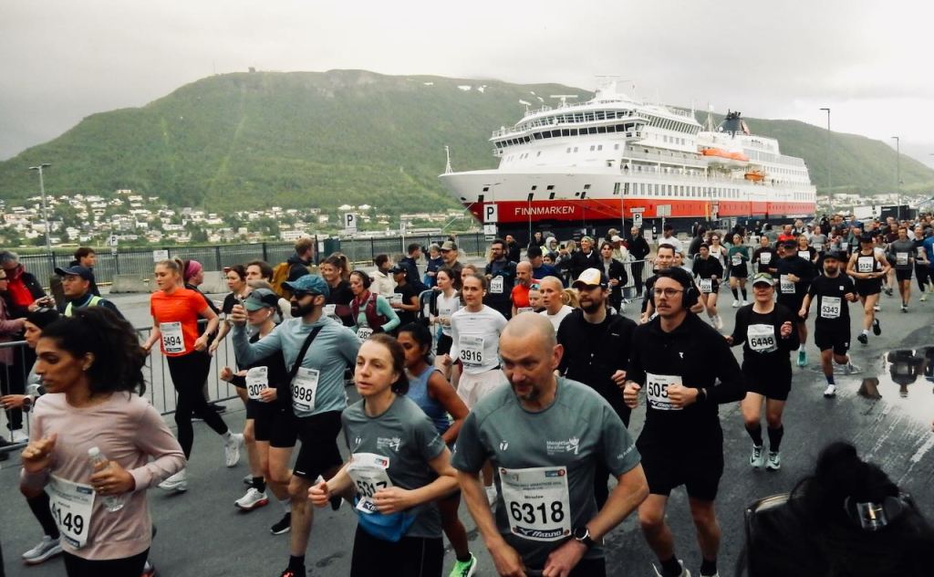 Runners and Hurtigruten, 20/6/26