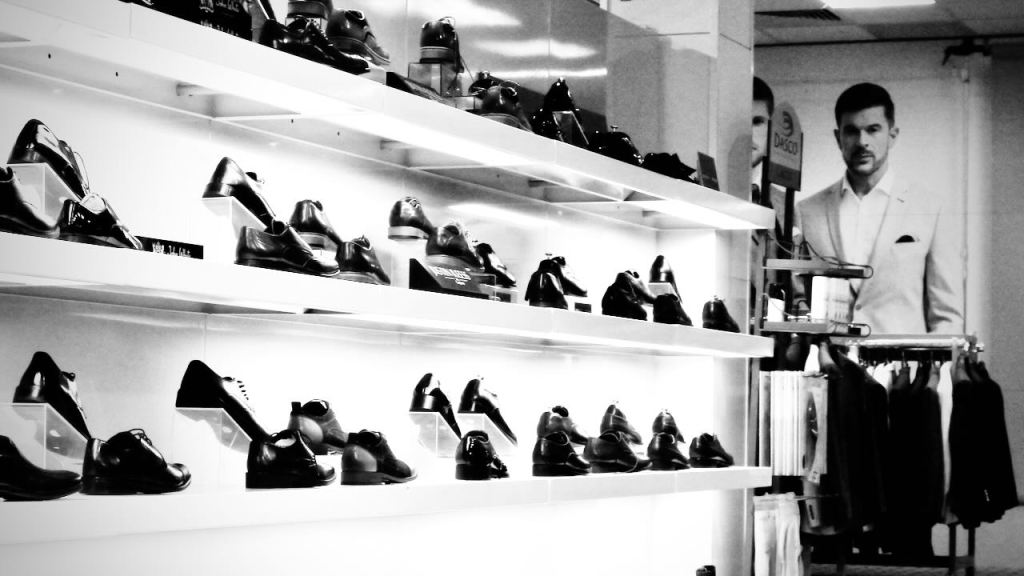 Shoe store, 27/8/26